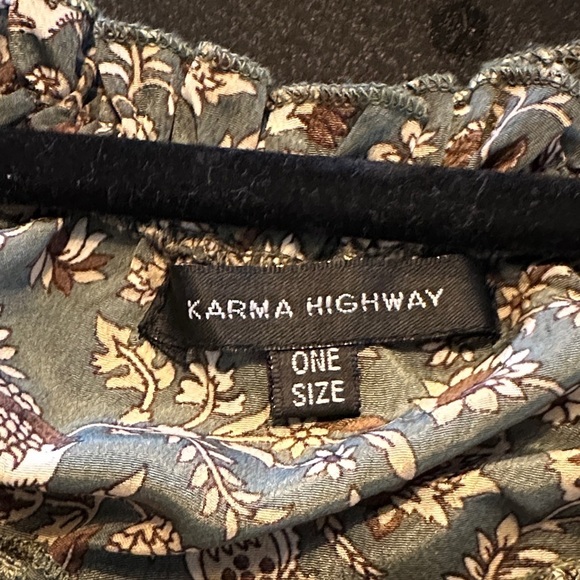 Karma Highway Bohemian Style Floral Green Women's Top - Picture 11 of 13
